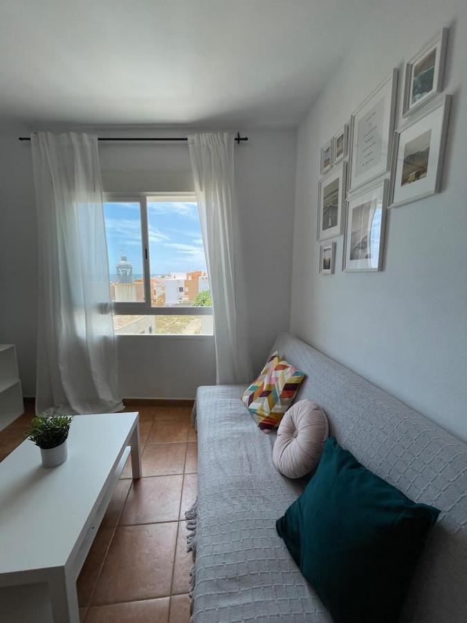 Apartamento Y Piso Frente Al Mar Con Vistas En 加鲁查 外观 照片